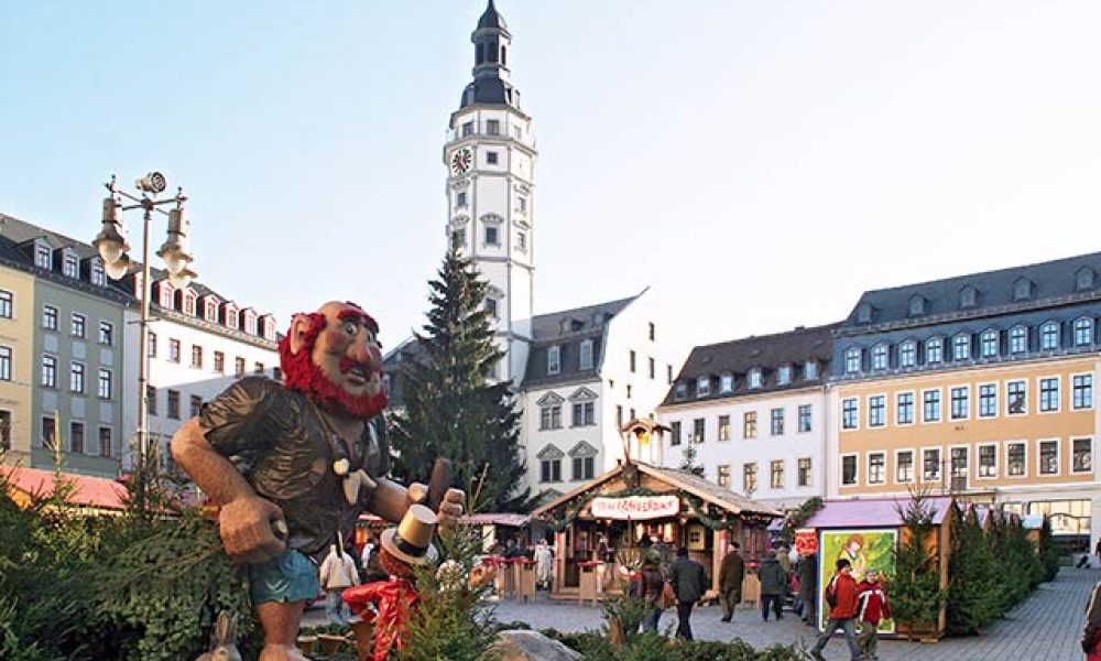 Gera Weihnachtsmarkt vor dem Rathaus